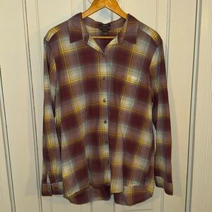 Eddie Bauer Classic Fit Button Down Shirt
